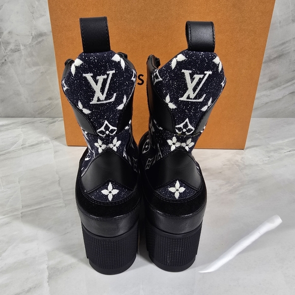 ‼️SOLD‼️Louis Vuitton Lace Up Boots - Picture 7 of 12